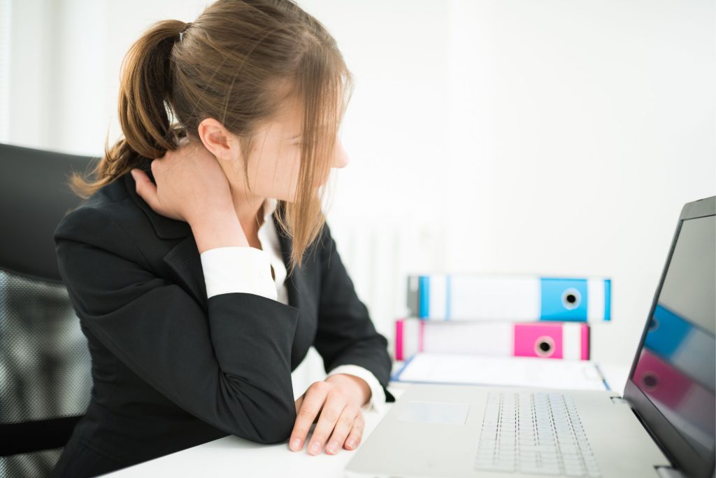 a women at work with neck pain